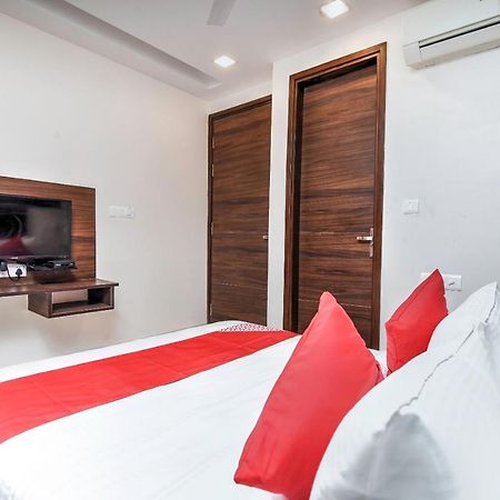 Oyo 77158 Hotel Swastik Palace Bhiwandi Esterno foto