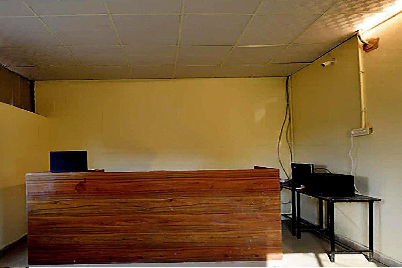 Oyo 77158 Hotel Swastik Palace Bhiwandi Esterno foto