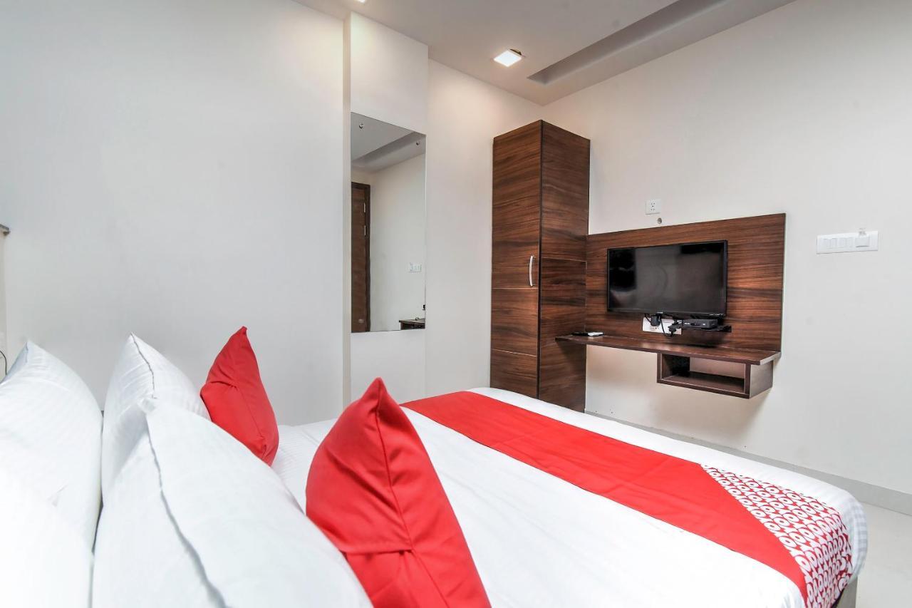 Oyo 77158 Hotel Swastik Palace Bhiwandi Esterno foto