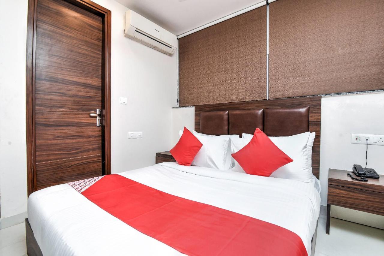 Oyo 77158 Hotel Swastik Palace Bhiwandi Esterno foto